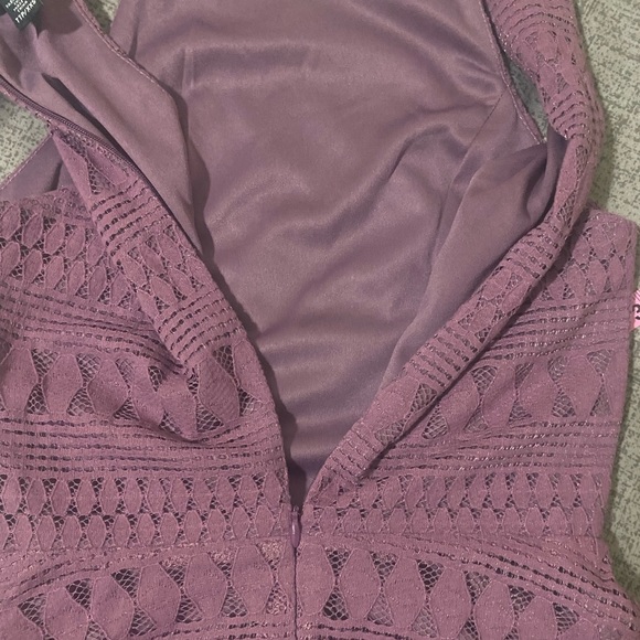 Le Château Lace Halter Dress - Picture 3 of 7